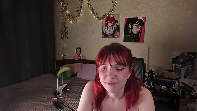 Love_is_Lola webcam