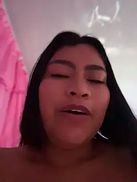 LunaaRosse webcam