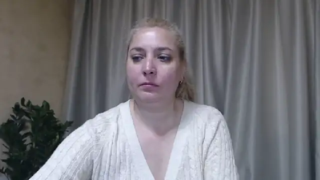 sweetpussy13 webcam