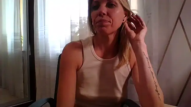 VelvetLove287 webcam