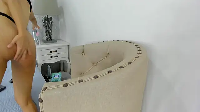naia_cox webcam