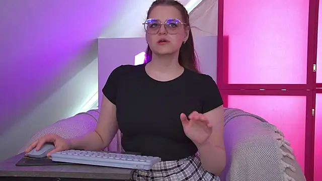 AlexaAvery webcam