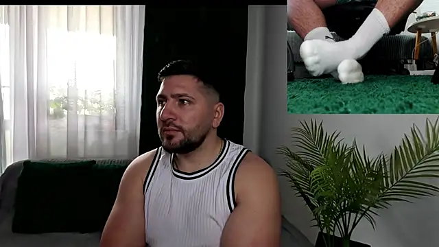 Gold_Alpha_Boy webcam