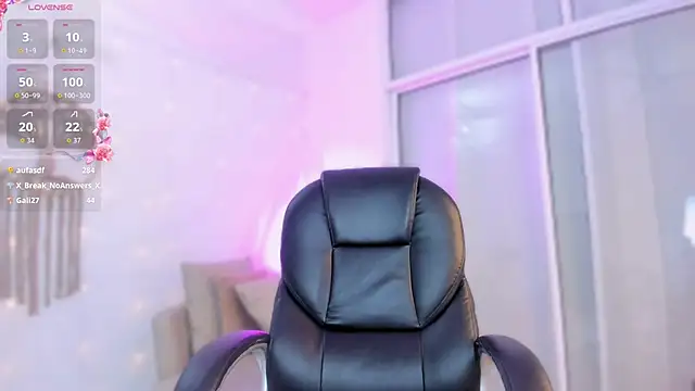 Ginni_charlotte webcam