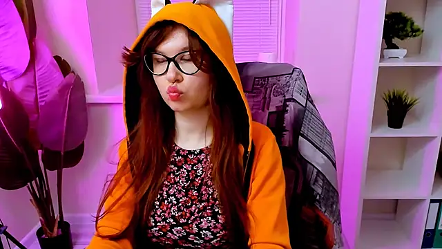 CarolGiggly webcam