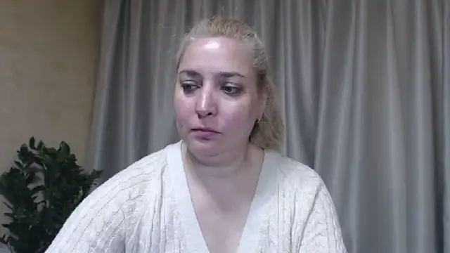 sweetpussy13 webcam