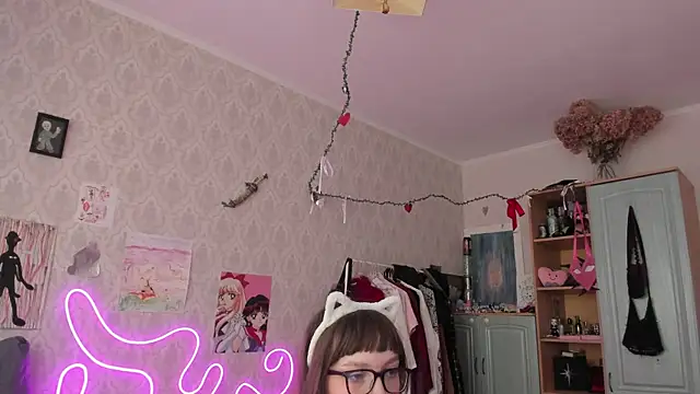 RileyNymph webcam