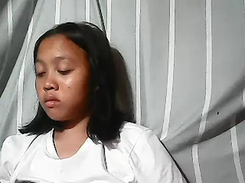 Yours_AsianPinayGirl18 webcam