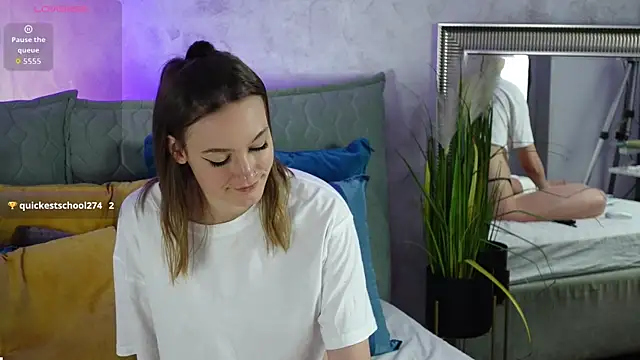 LeilaBie webcam