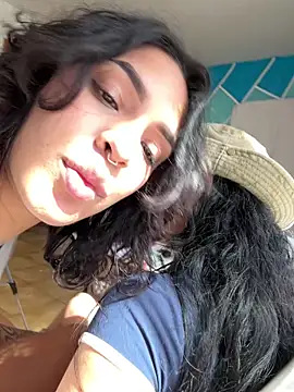 Alice_surprise webcam