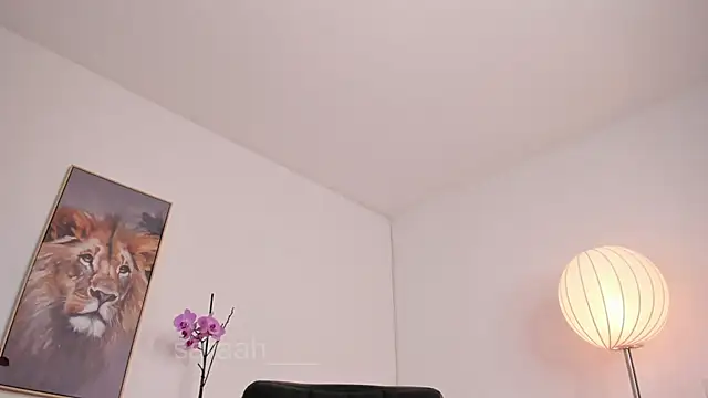 _Saraah webcam