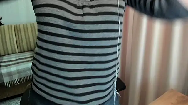 lauraoven webcam