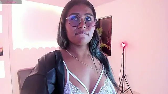 LizzCherrie webcam