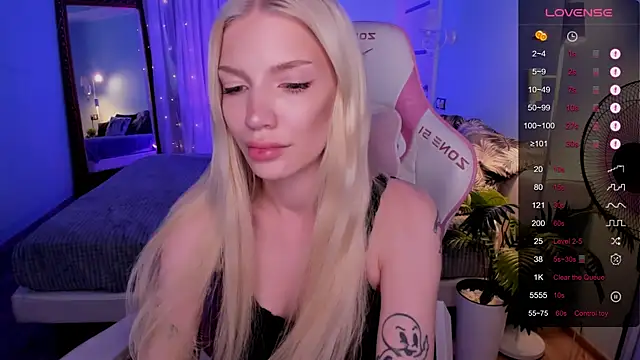 AnyaTaylor_ webcam