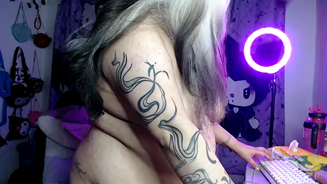 lussyevans24 - Lussyevans24's free webcam - UK Sex Cams