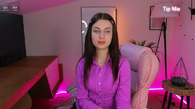 Kira_Moonnn webcam