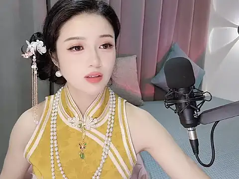 Momo-Wow webcam