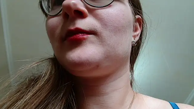 KiraGoldens webcam