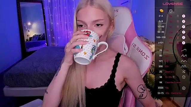 AnyaTaylor_ webcam