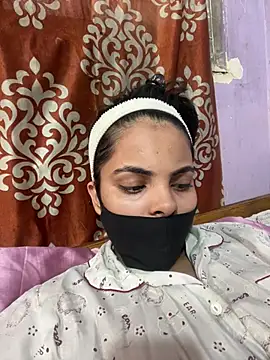 Sandhya_77 webcam