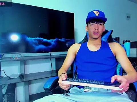 Lyam_Russo webcam