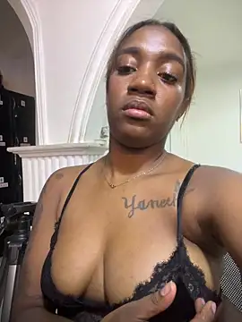 Emi_rousse webcam