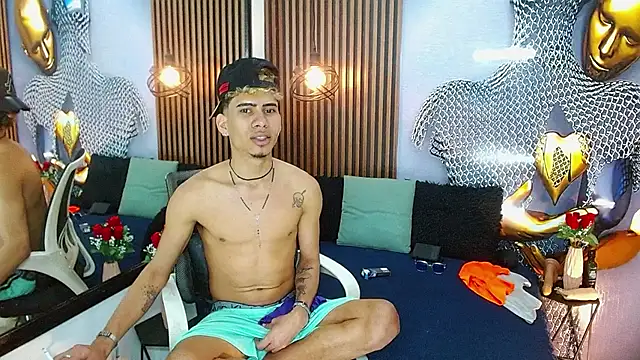 Skinny_cute_Alyer webcam