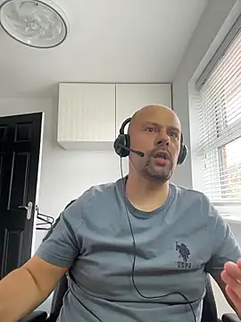 NakedAndrewHot webcam
