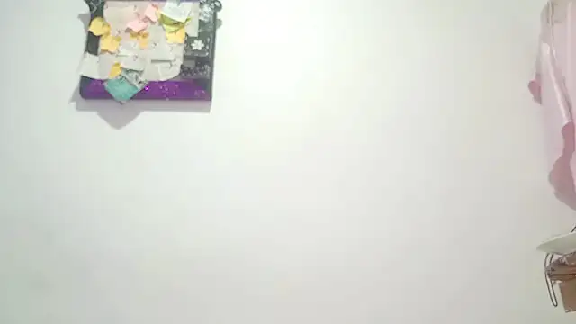 PetiteIvoryQueen19 webcam