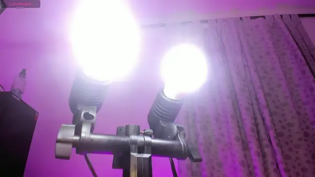 Selena_fox24 webcam