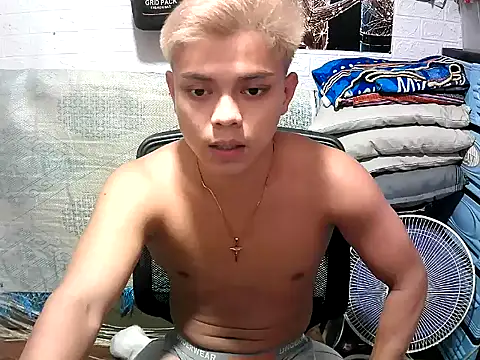 Theboy_cummerx69 webcam