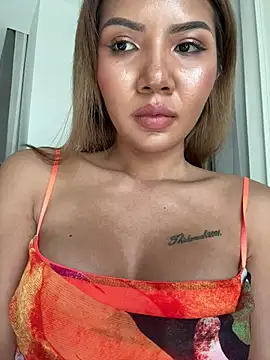 Alittleasiangirl webcam