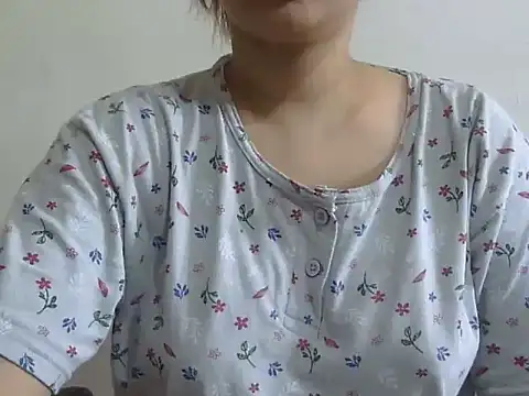 shivi_jaan webcam