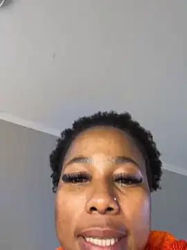 CurvyDesire1 webcam