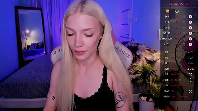 AnyaTaylor_ webcam