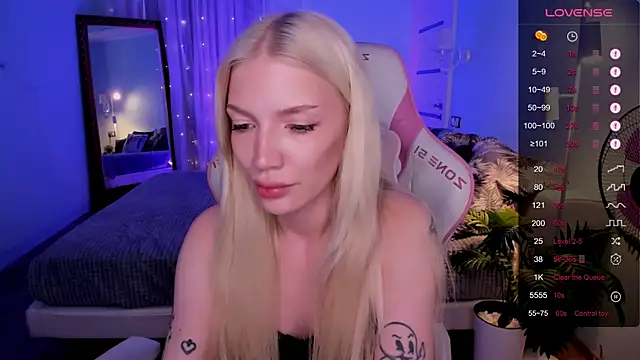 AnyaTaylor_ webcam