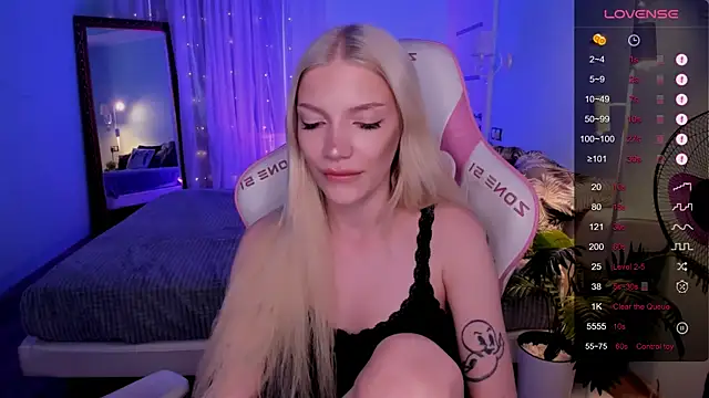 AnyaTaylor_ webcam