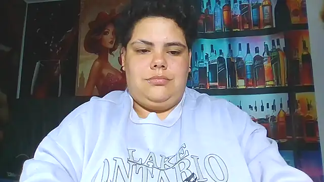 Hailey_Curvy webcam