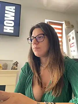 NadiraNoor webcam
