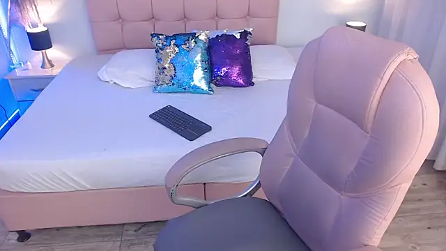zoe_jones13 webcam