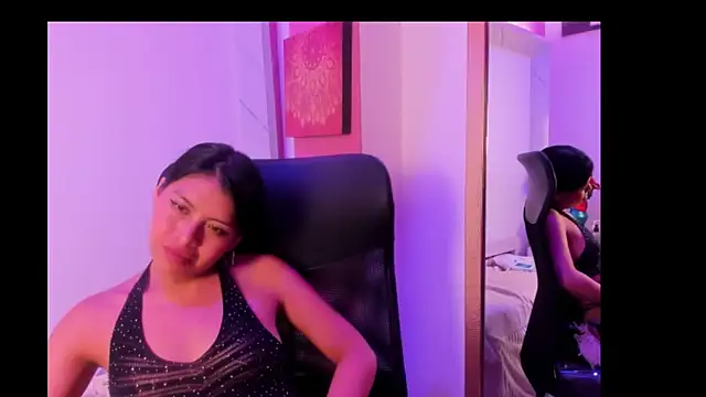 Chloe_Martini webcam