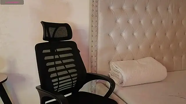 Black_Fantasy webcam