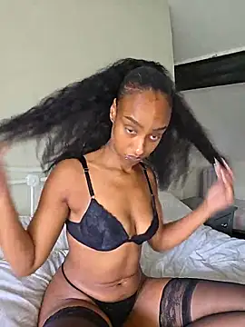 Hazel_Dollxx webcam