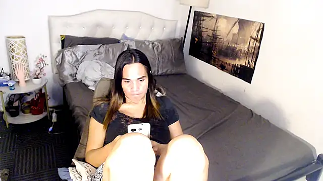 NinaDOM4CUM webcam