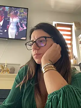 NadiraNoor webcam