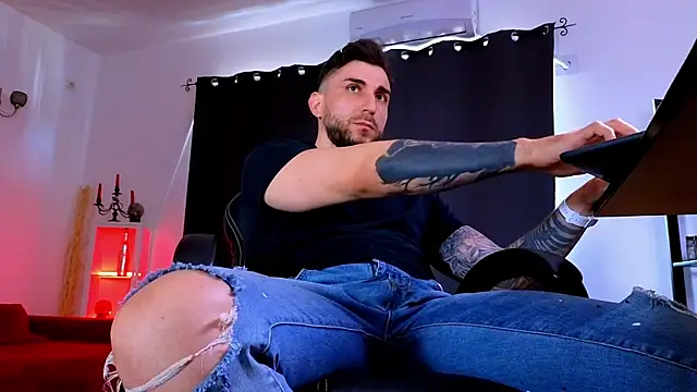 MightyAaron66 webcam
