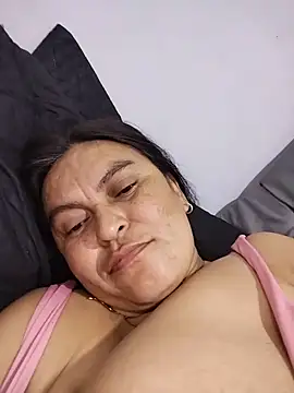 Horny-Mommy-Dirty live cam