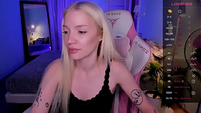 AnyaTaylor_ webcam