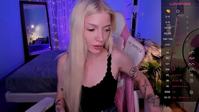 AnyaTaylor_ webcam