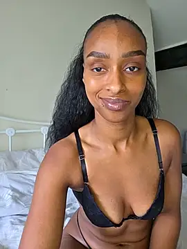 Hazel_Dollxx webcam